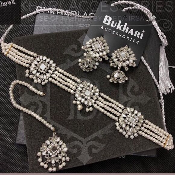 BUKHARI PAKISTANI DESIGNER HEERAMANDI PEARL KUNDAN CHOKER, EARRINGS TIKA SET - Picture 1 of 1